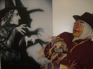 The Wicked Witch and Scarecrow (Kevin).